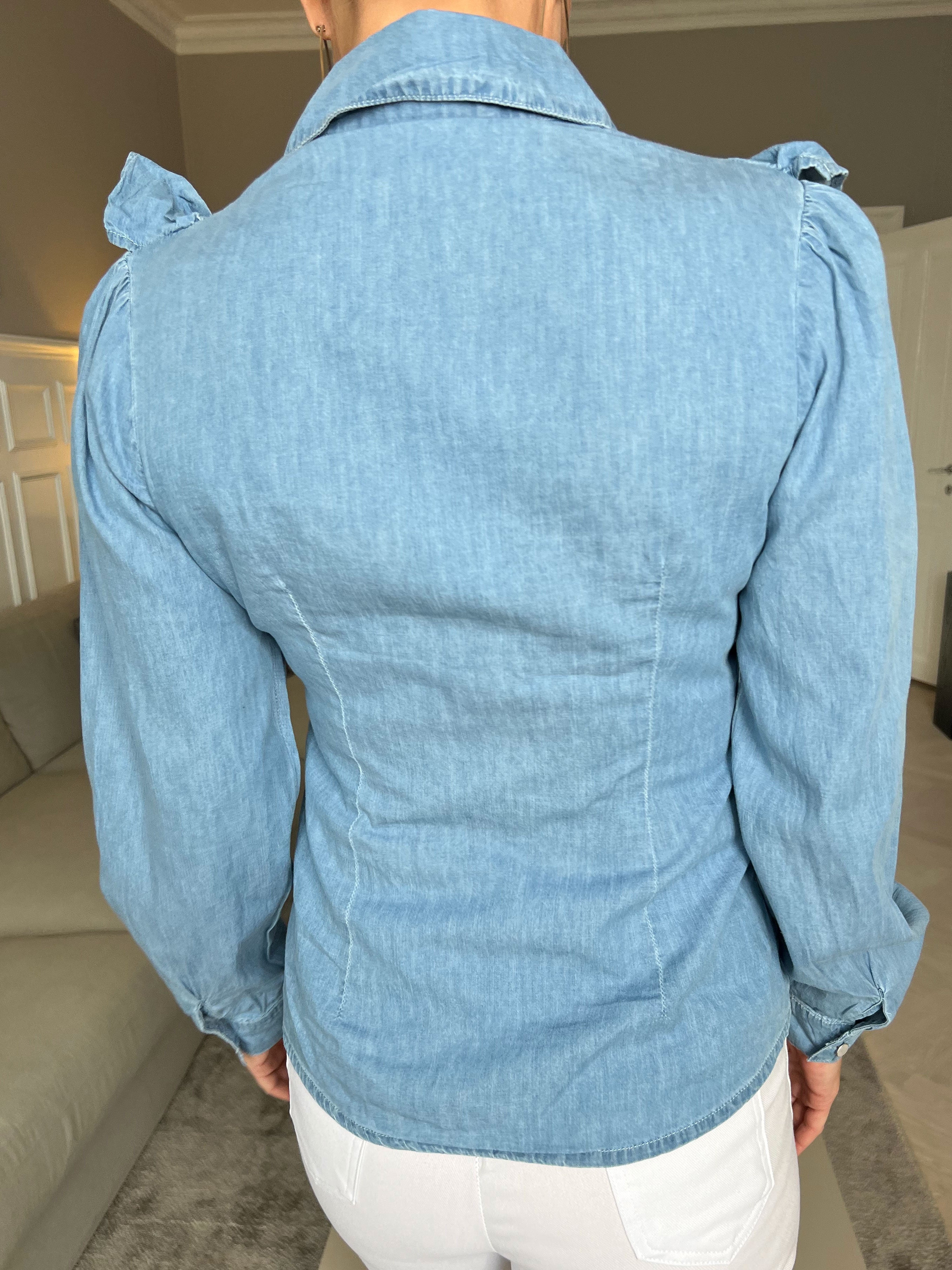 Stefanie - Fin skjorte med flæser i denimlook